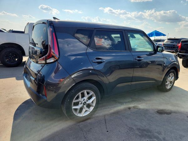 2023 KIA SOUL LX, S