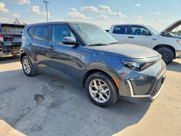 2023 KIA SOUL LX, S