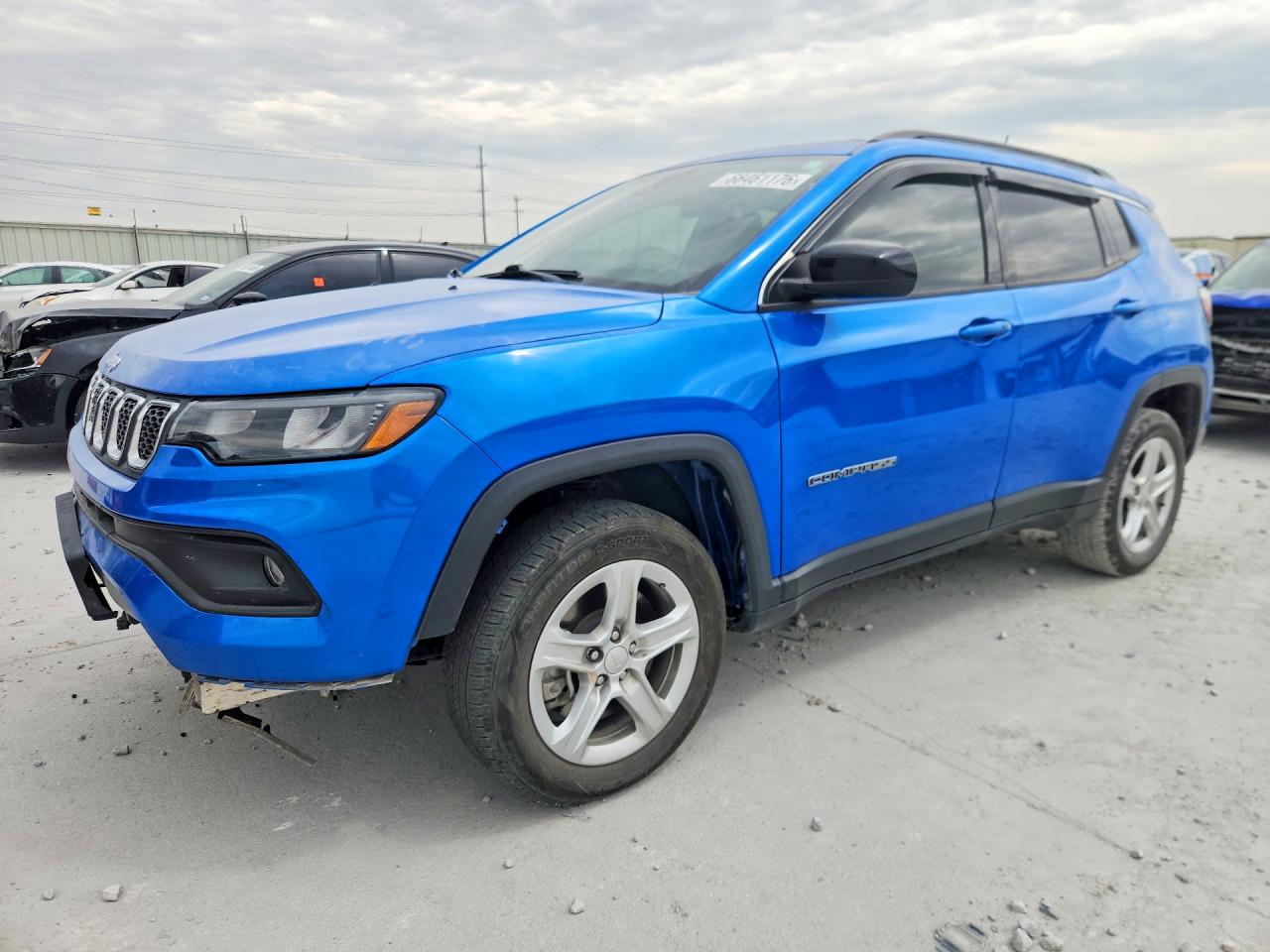 2023 JEEP COMPASS North, Latitude — Front 3/4