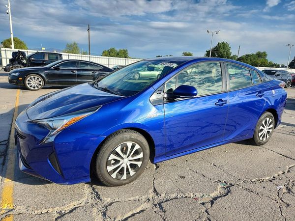 2016 TOYOTA PRIUS