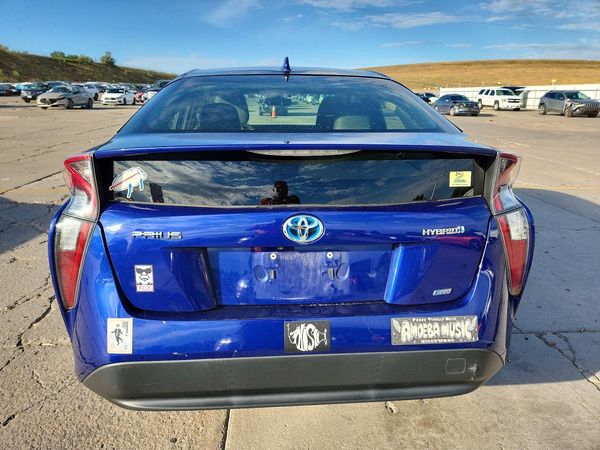 2016 TOYOTA PRIUS