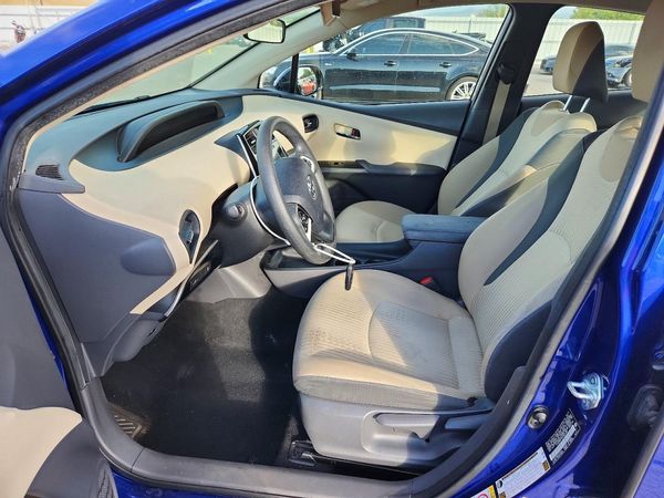 2016 TOYOTA PRIUS