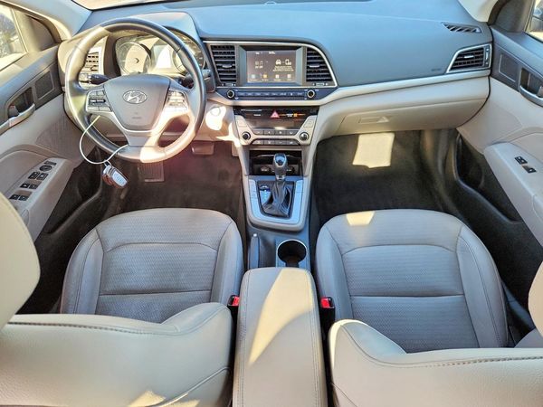 2017 HYUNDAI ELANTRA