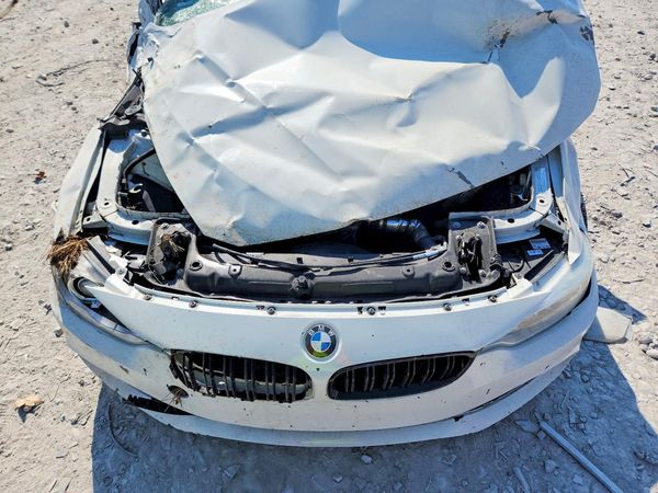 2015 BMW 4 SERIES xDrive — Engine bay