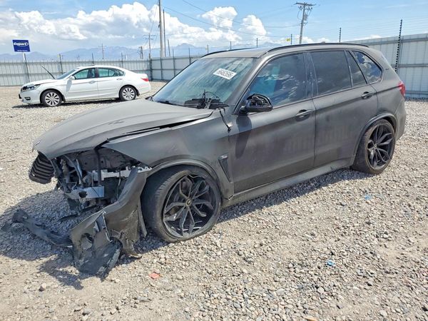 2014 BMW X5 xDrive35i — Front 3/4