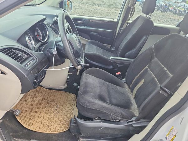 2014 DODGE GRAND CARAVAN SE — DENT