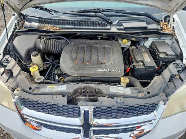 2014 DODGE GRAND CARAVAN SE — Engine bay