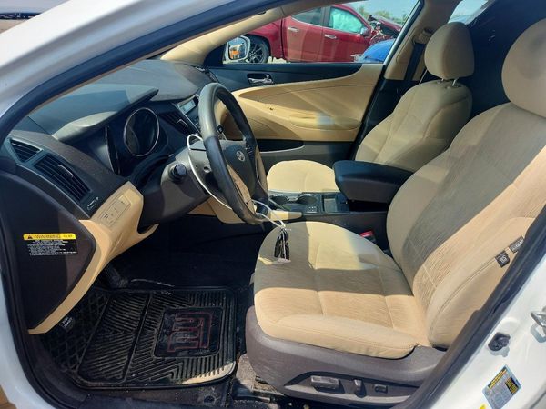 2013 HYUNDAI SONATA GLS/ GLS Popular — DENT