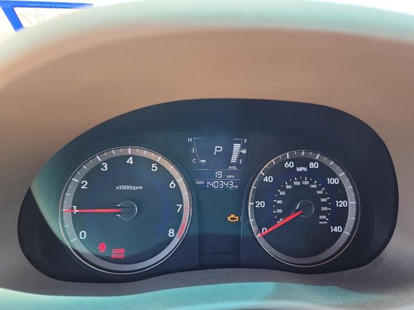 2012 HYUNDAI ACCENT