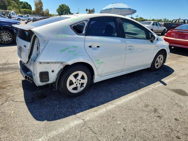 2015 TOYOTA PRIUS