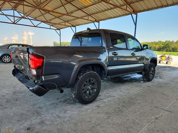 2022 TOYOTA TACOMA SR5