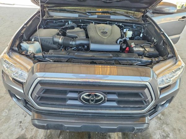 2022 TOYOTA TACOMA SR5