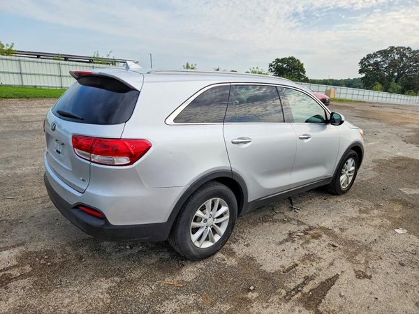 2016 KIA SORENTO L / LX