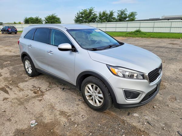 2016 KIA SORENTO L / LX