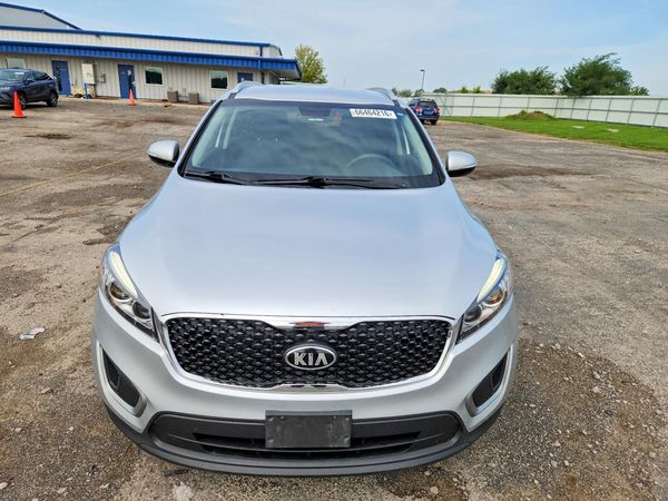2016 KIA SORENTO L / LX