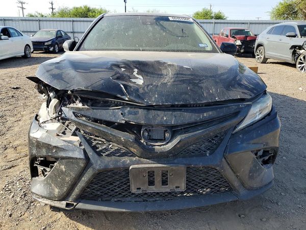 2018 TOYOTA CAMRY