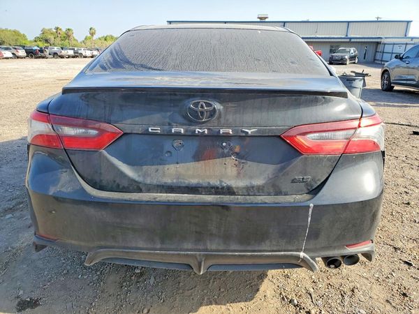 2018 TOYOTA CAMRY