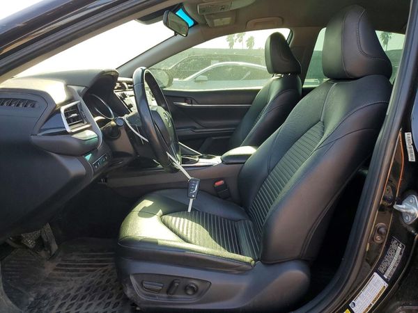 2018 TOYOTA CAMRY