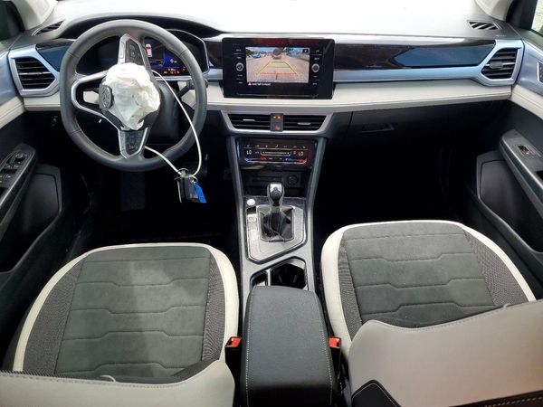 2025 VOLKSWAGEN TAOS
