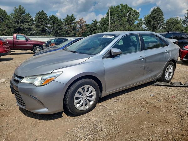 2016 TOYOTA CAMRY
