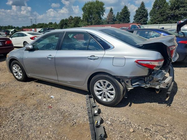 2016 TOYOTA CAMRY