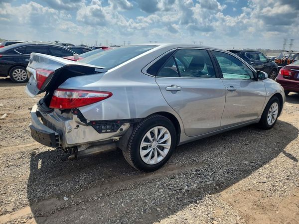 2016 TOYOTA CAMRY