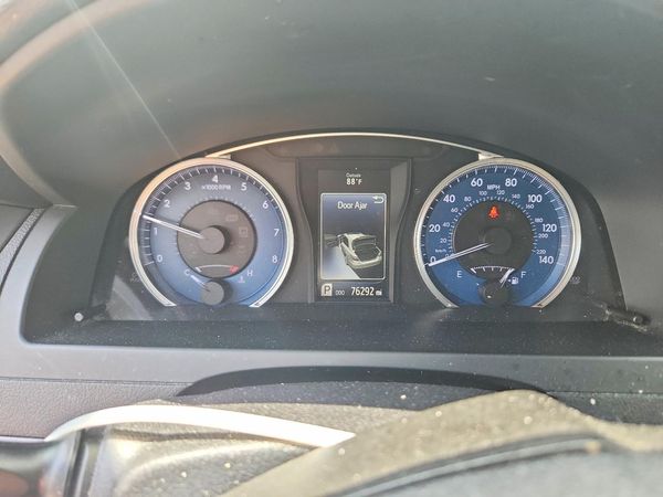 2016 TOYOTA CAMRY