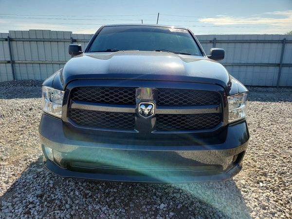 2015 RAM 1500 ST