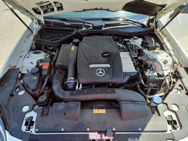2019 MERCEDES-BENZ SLC SLC300 — Engine bay