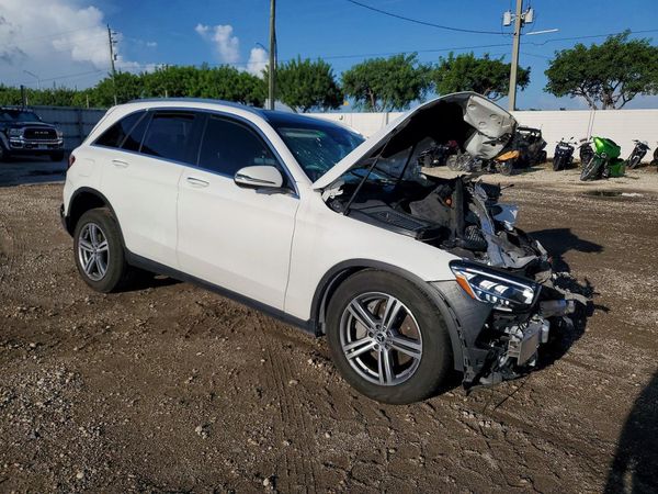 2022 MERCEDES-BENZ GLC-CLASS GLC300 — Passenger 3/4