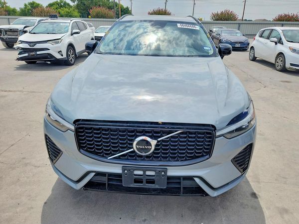 2024 VOLVO XC60