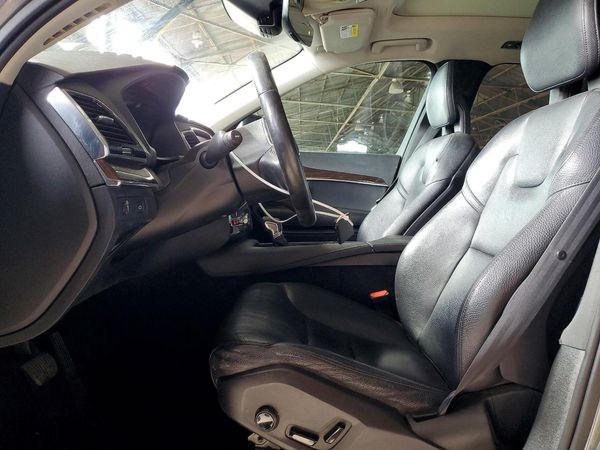 2016 VOLVO XC90 SV42 Momentum