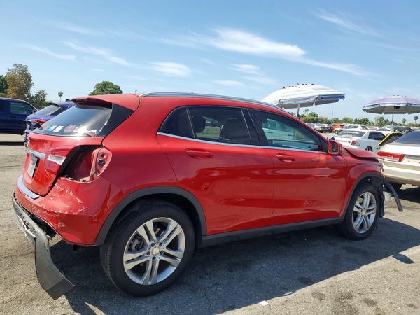 2015 MERCEDES-BENZ GLA GLA250