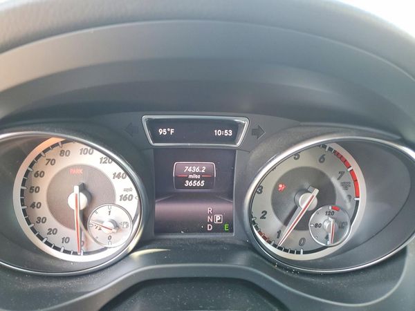 2015 MERCEDES-BENZ GLA GLA250