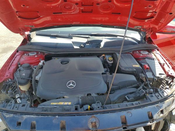 2015 MERCEDES-BENZ GLA GLA250