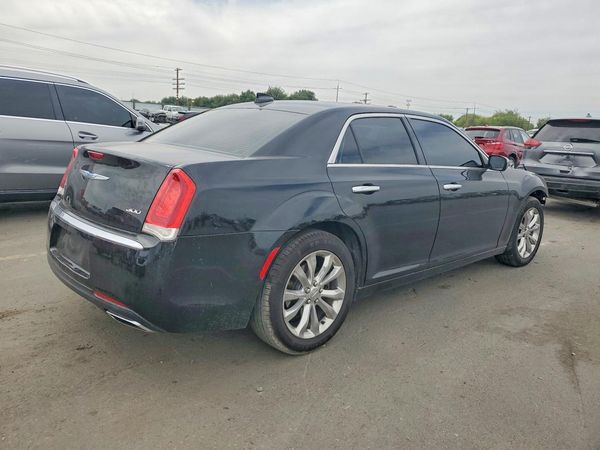 2018 CHRYSLER 300