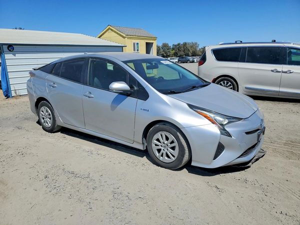 2016 TOYOTA PRIUS