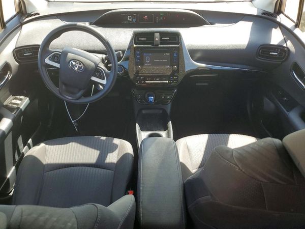 2016 TOYOTA PRIUS