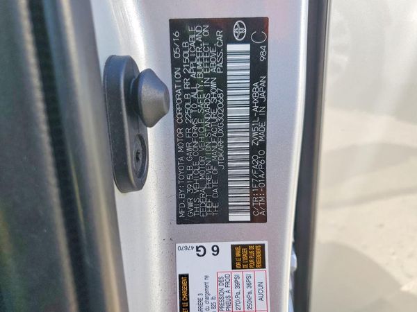 2016 TOYOTA PRIUS