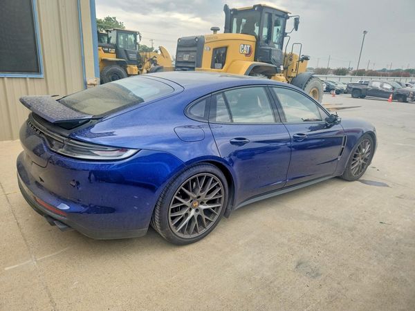2023 PORSCHE PANAMERA