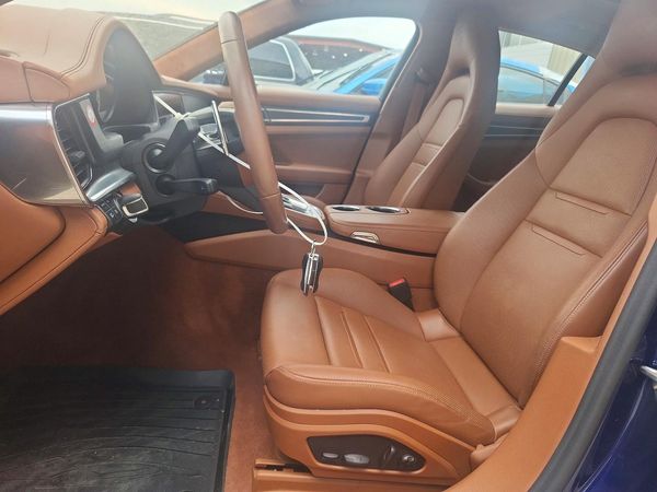 2023 PORSCHE PANAMERA