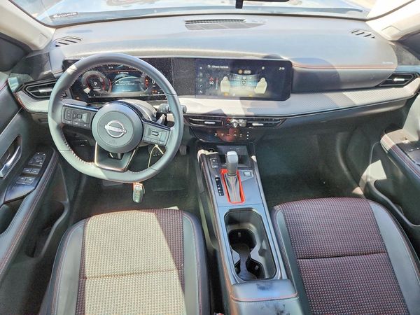 2025 NISSAN KICKS SR