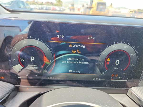 2025 NISSAN KICKS SR