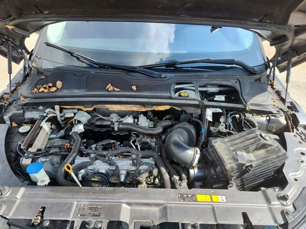 2018 LAND ROVER RANGEROVER SE/SE Premium — Engine bay