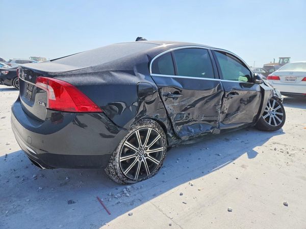 2017 VOLVO S60 Platinum