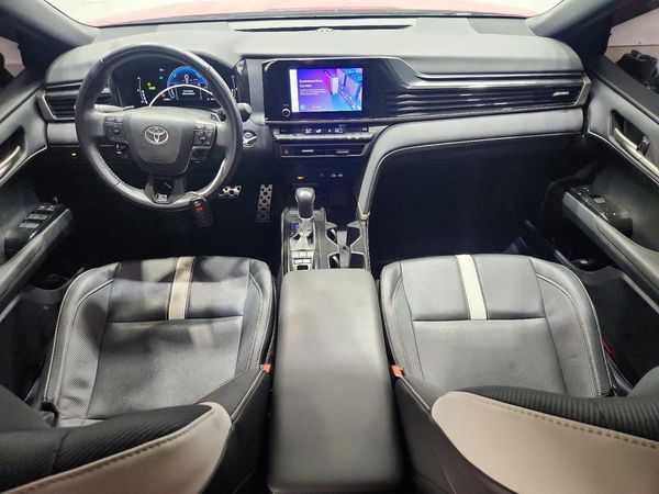 2025 TOYOTA CAMRY