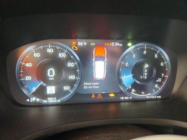 2020 VOLVO V60 CROSS COUNTRY Momentum
