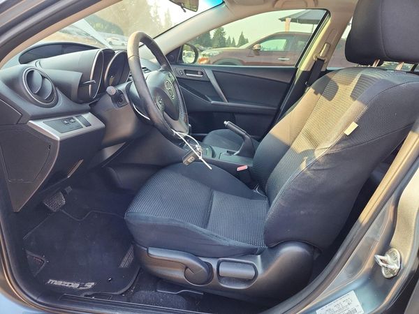 2013 MAZDA 3 Touring/GS