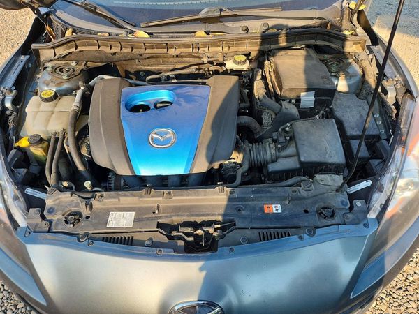 2013 MAZDA 3 Touring/GS