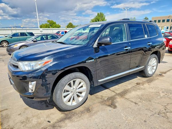 2013 TOYOTA HIGHLANDER